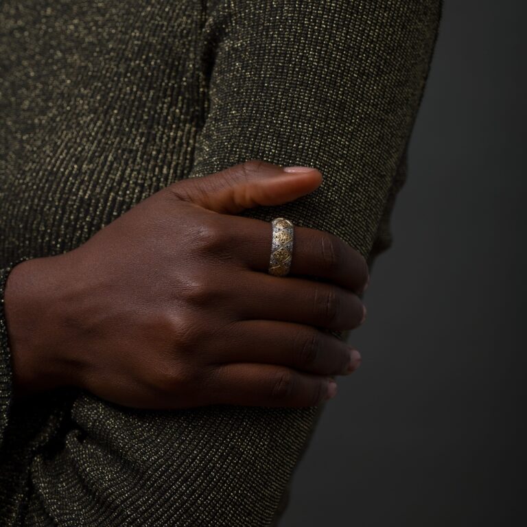 Byzantine Band ring in 18K Gold and Sterling Silver - Image 2